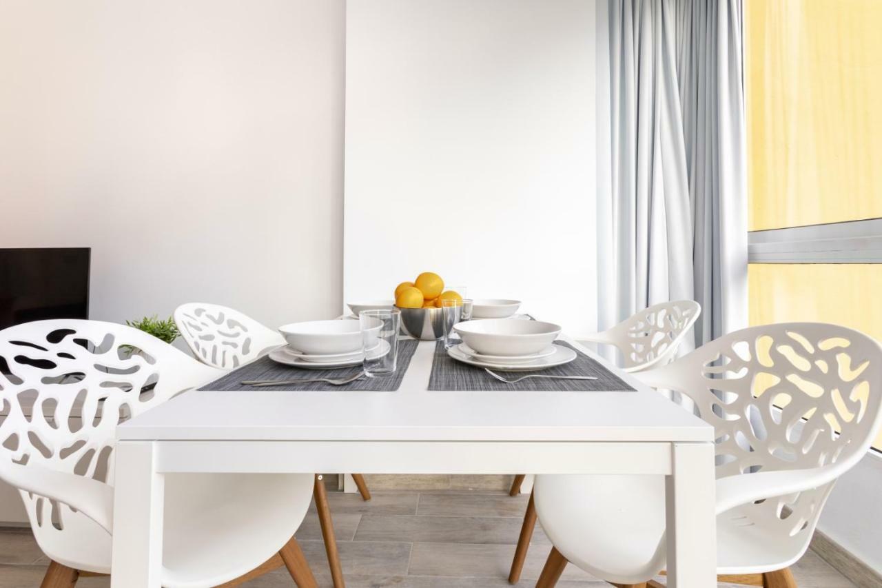 Frente Al Mar Avenida Alay Con Parking Apartamento